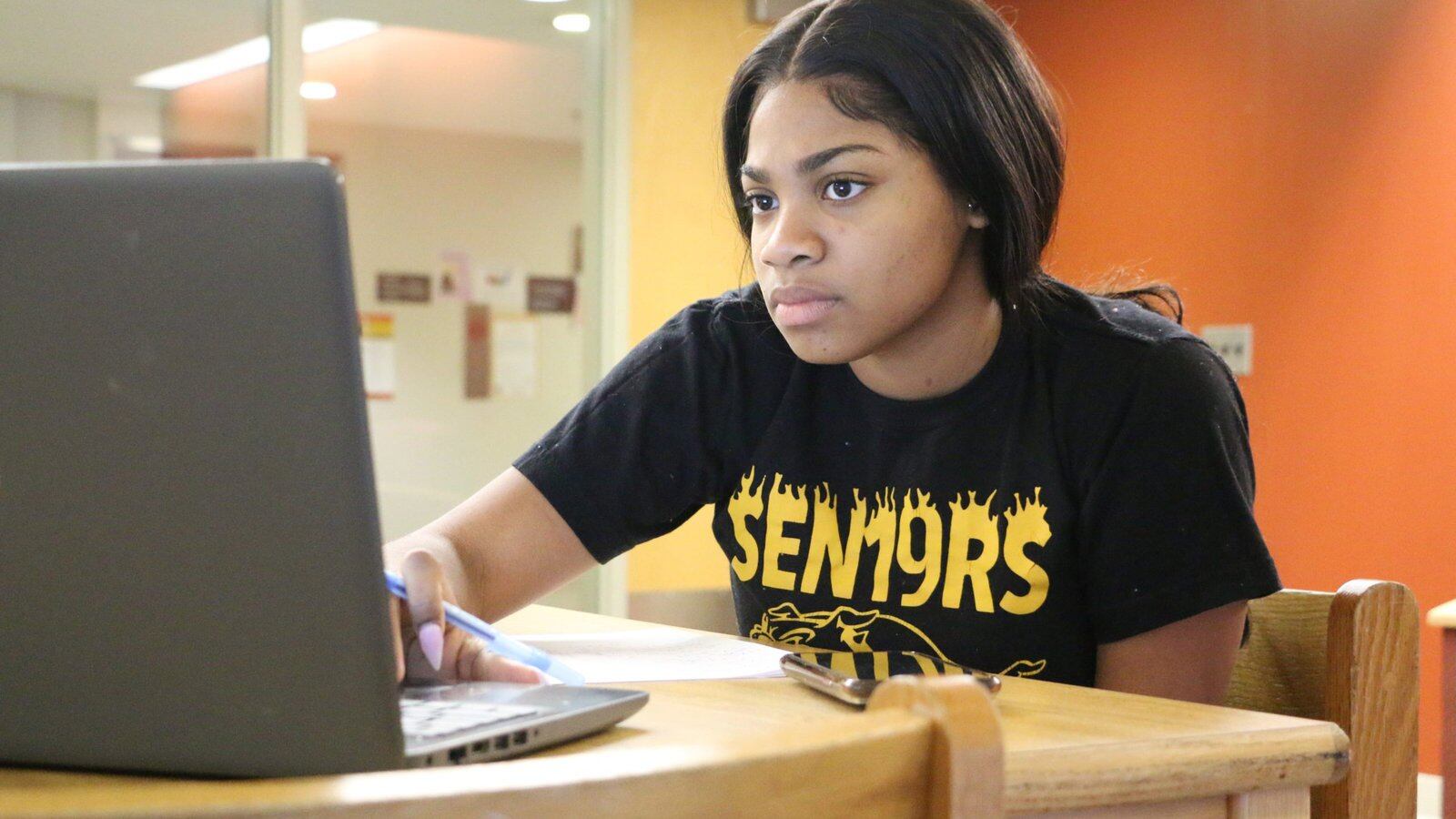 Like a growing number of college students, JaniQua Guiste is enrolled in a math class that uses technology to catch up students who enter behind.