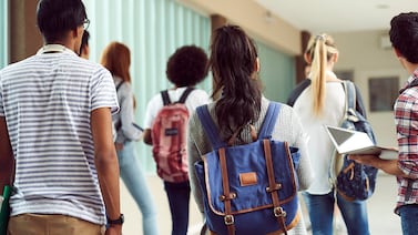 Ante la caída más grande de resultados en las pruebas estatales, se abren más las brechas para estudiantes que están aprendiendo inglés