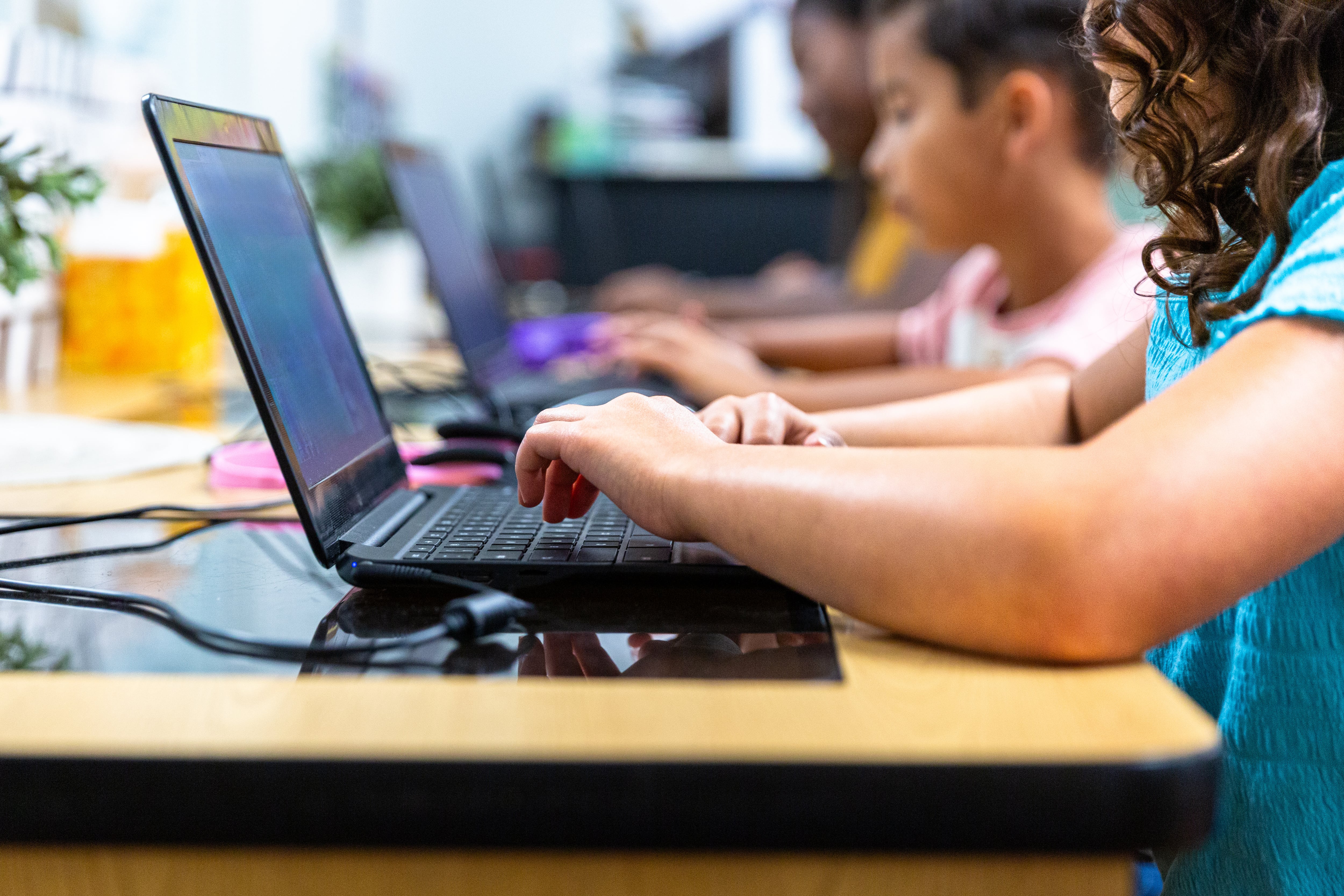 Chicago school board candidates sign pledge to ban AI use in schools