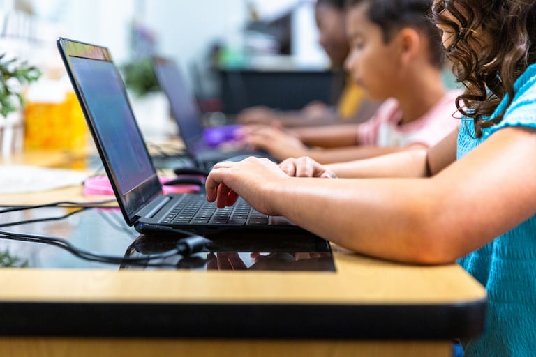 NYC to ban AI tools for 2-K through 8th grade, limit classroom screen time under new guidance