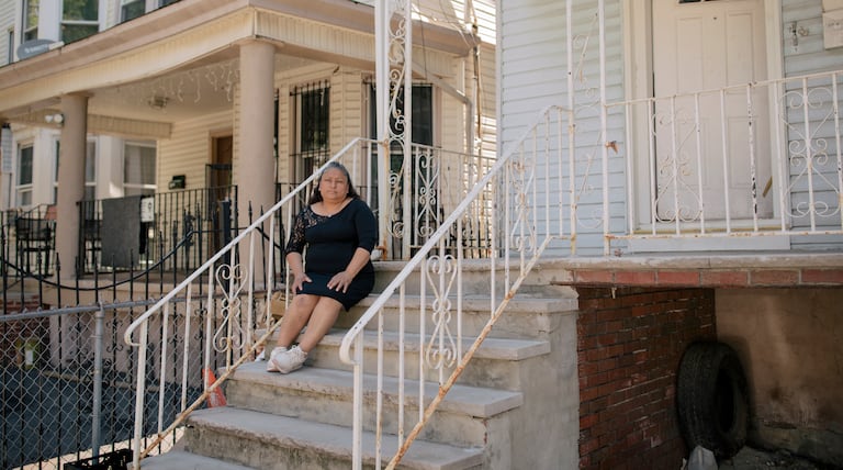 “Fue un caos”: Una madre de Newark reflexiona acerca de sobrevivir COVID, el aprendizaje virtual y mucho más