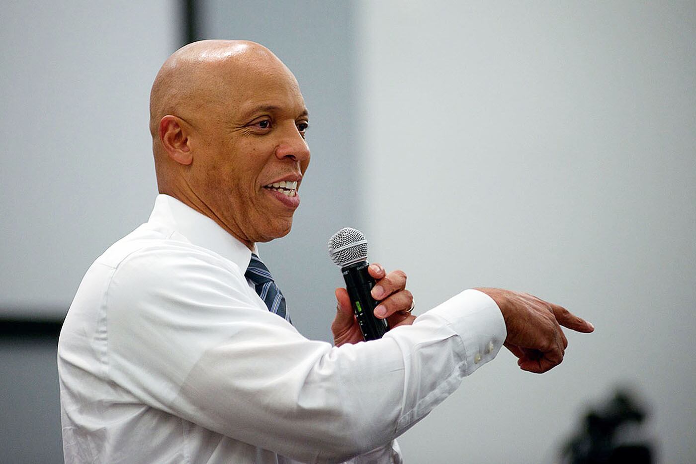 William Hite speaking to an audience.