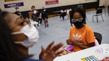 Chicago students encouraged to get vaccinated, wear masks over the holiday break