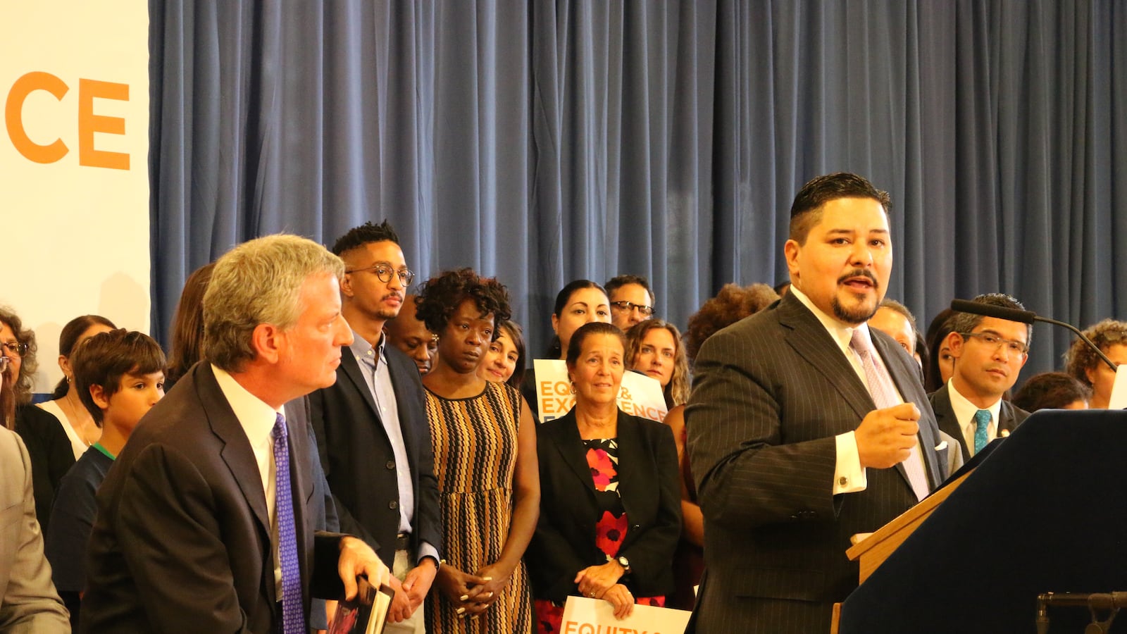 Mayor Bill de Blasio (left) with schools Chancellor Richard Carranza (right).