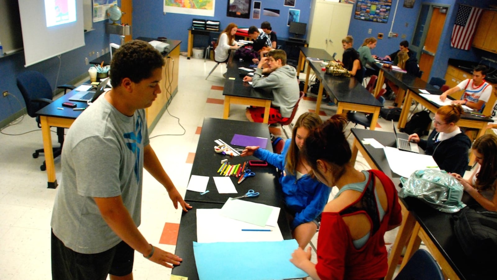 Sophomores at Highlands Ranch High School work on a science project.