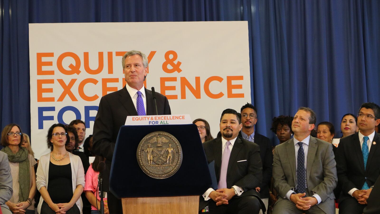 At a Thursday press conference at M.S. 51 in Park Slope, Mayor Bill de Blasio and schools Chancellor Richard Carranza approved an integration plan for District 15 middle schools.