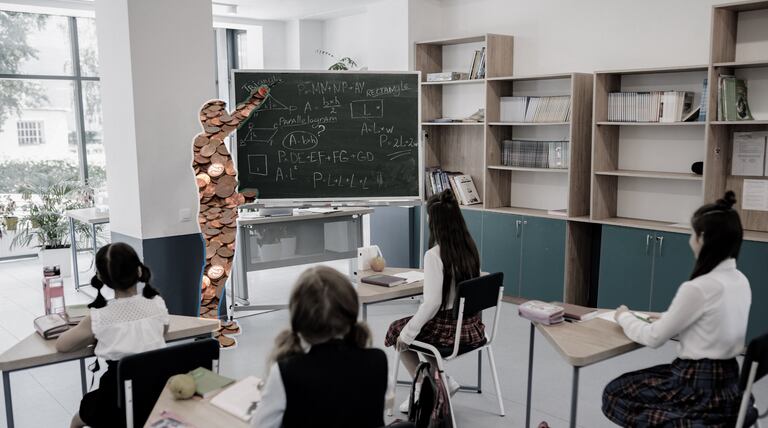 When NYC schools assign substitutes the wrong status, the error suppresses their pay