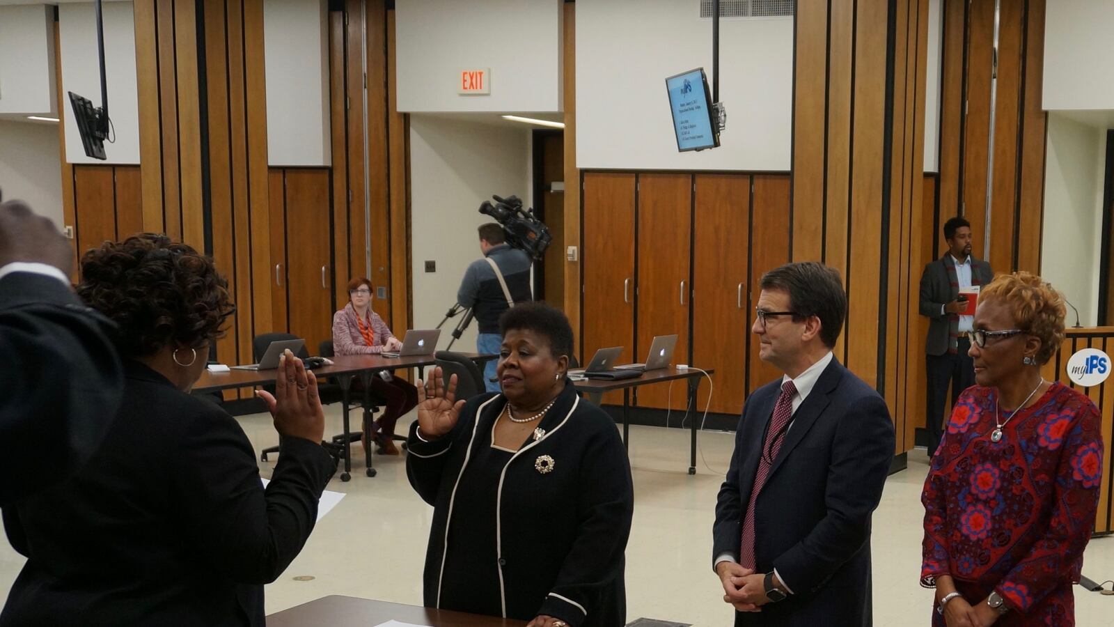 IPS board member Elizabeth Gore is sworn into office in 2017.