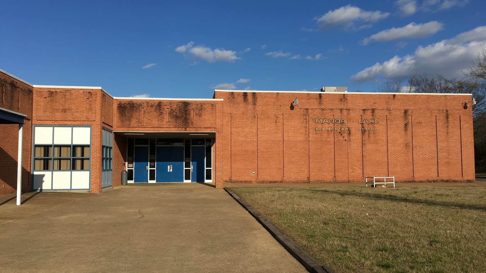 A community group proposed combining Manor Lake Elementary and Geeter Middle School, but elementary parents aren't convinced.