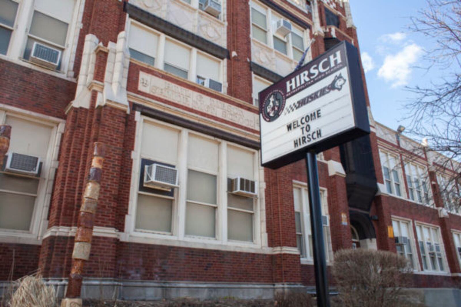 Chicago sets out to revitalize its tiny high schools again. Chalkbeat