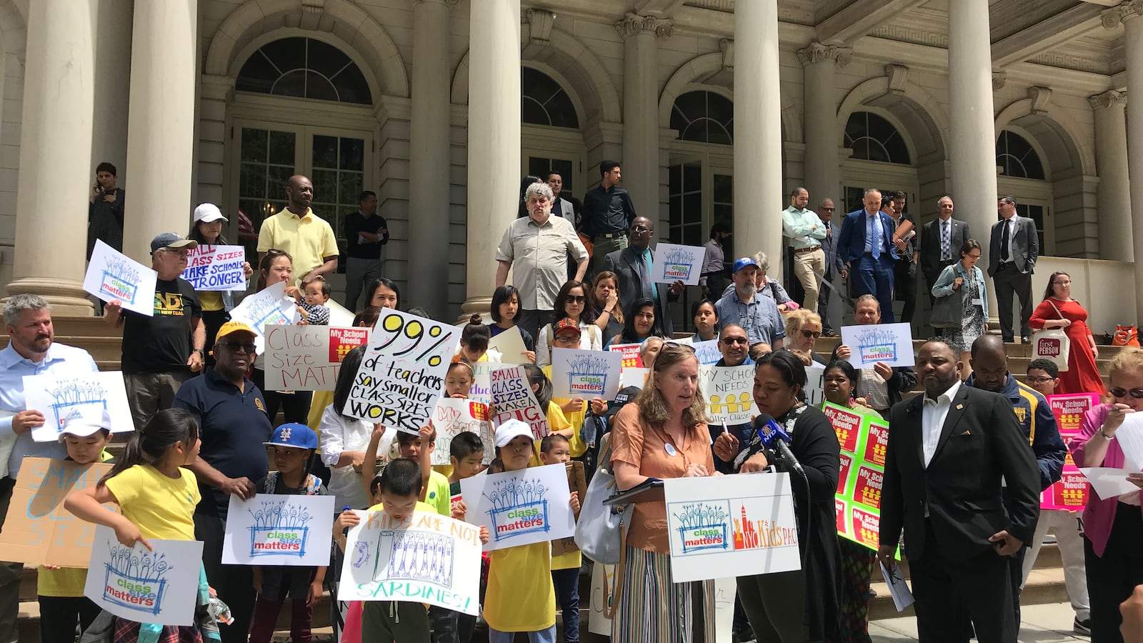 Advocates and lawmakers rallied on the steps of City Hall this Tuesday to call on the mayor to allocate more funds toward reducing classroom overcrowding.