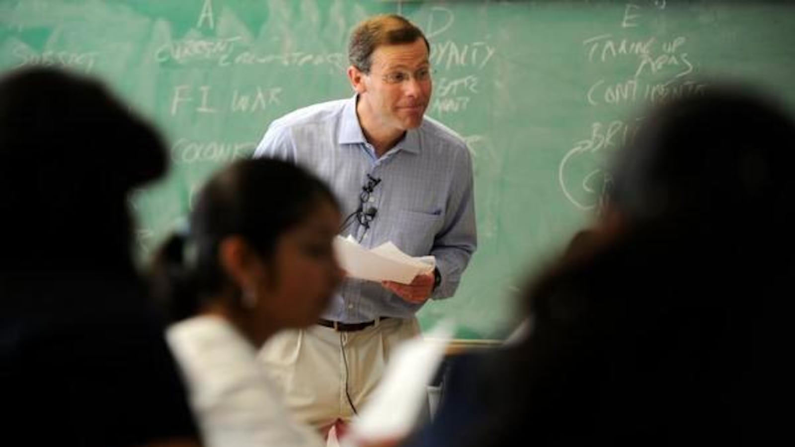 Denver Public Schools Superintendent Tom Boasberg guest teaches an Advanced Placement history class at Lincoln High in 2009.