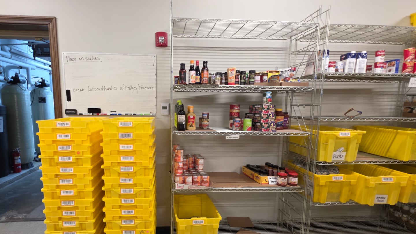 As families wait on SNAP benefits, school food pantries like Perry Township’s bridge the gap