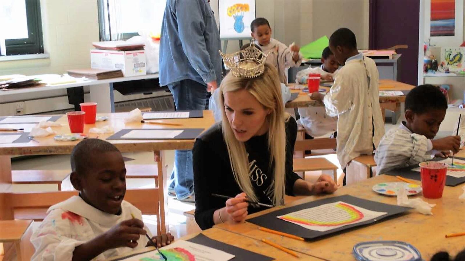 Miss Michigan Heather Heather Kendrick spent the day with students at the Charles H. Wright Academy of Arts and Science in Detroit