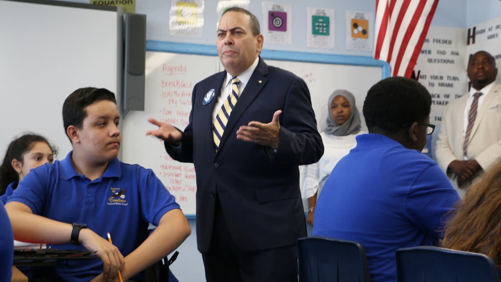 Superintendent Roger León gave a forceful defense of universal enrollment Monday before the school board voted to continue it.