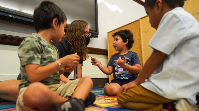 Chicago schools encourage preschool sign-up, with thousands of open seats
