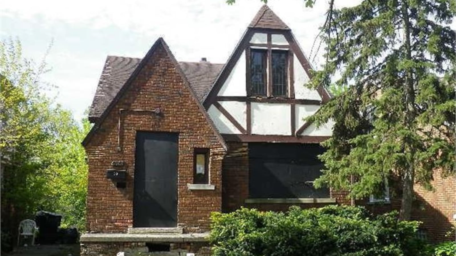 This home on Harvard Road was up for auction the week after Detroit announced a half-off-on-city-owned housing deal for teachers.