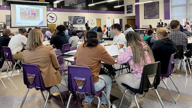 Cierres de escuelas: representantes de DPS organizan la primera de seis reuniones comunitarias