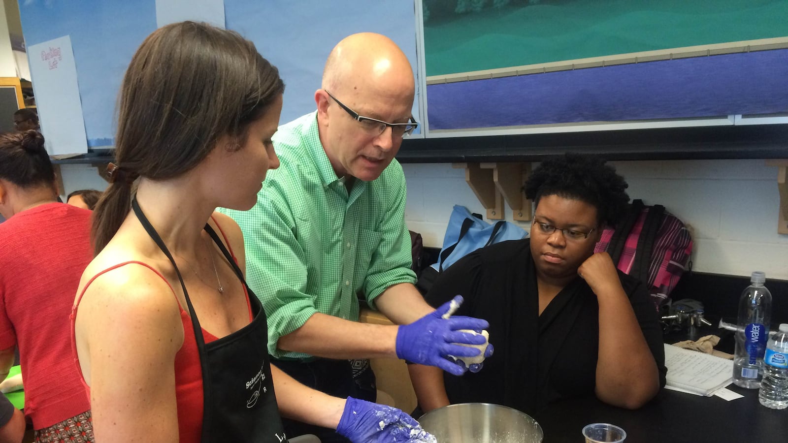 Former White House pastry chef Bill Yosses shows teachers how to make yeast.