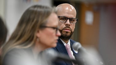 DPS demanda al gobierno federal para detener acciones de control de inmigración en escuelas, ‘lugares sensibles’