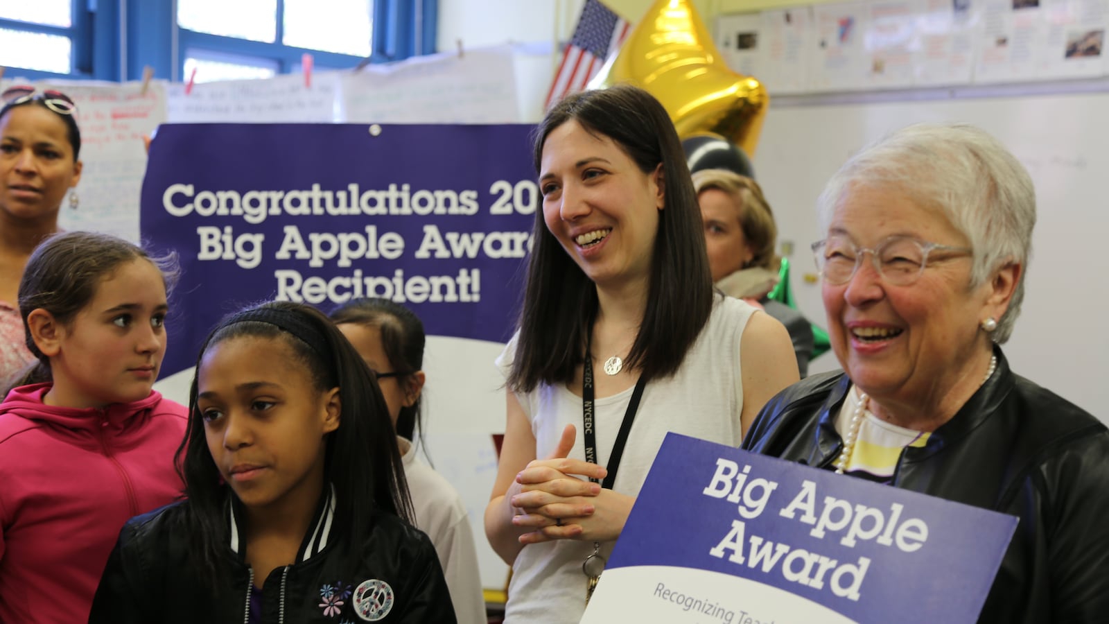 Former Chancellor Carmen Fariña presented fifth-grade teacher Keira Dillon with a Big Apple Award.
