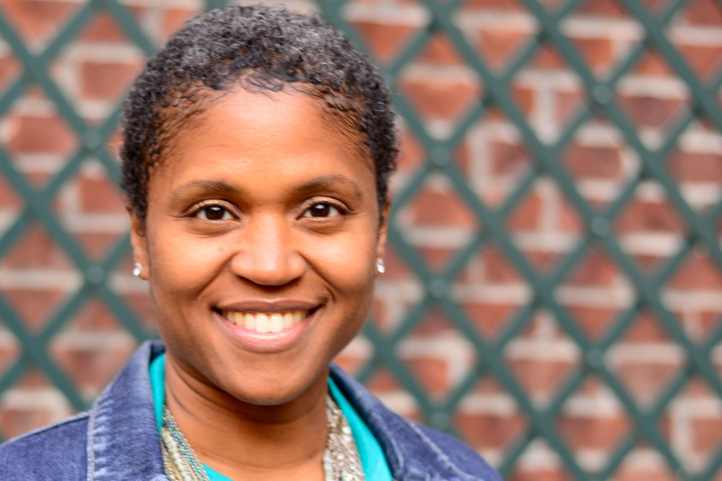 Headshot of Louise Jackson