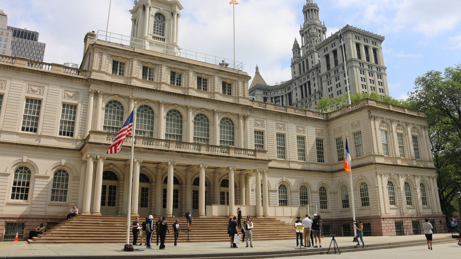 Principals will rally on the steps of City Hall to demand a new contract six months after it expired.