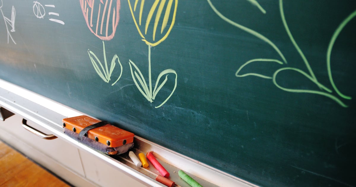 高中毕业后,我尝试当老师,这比我想象的还要难。 高中毕业后,我尝试当老师,这比我想象的还要难。