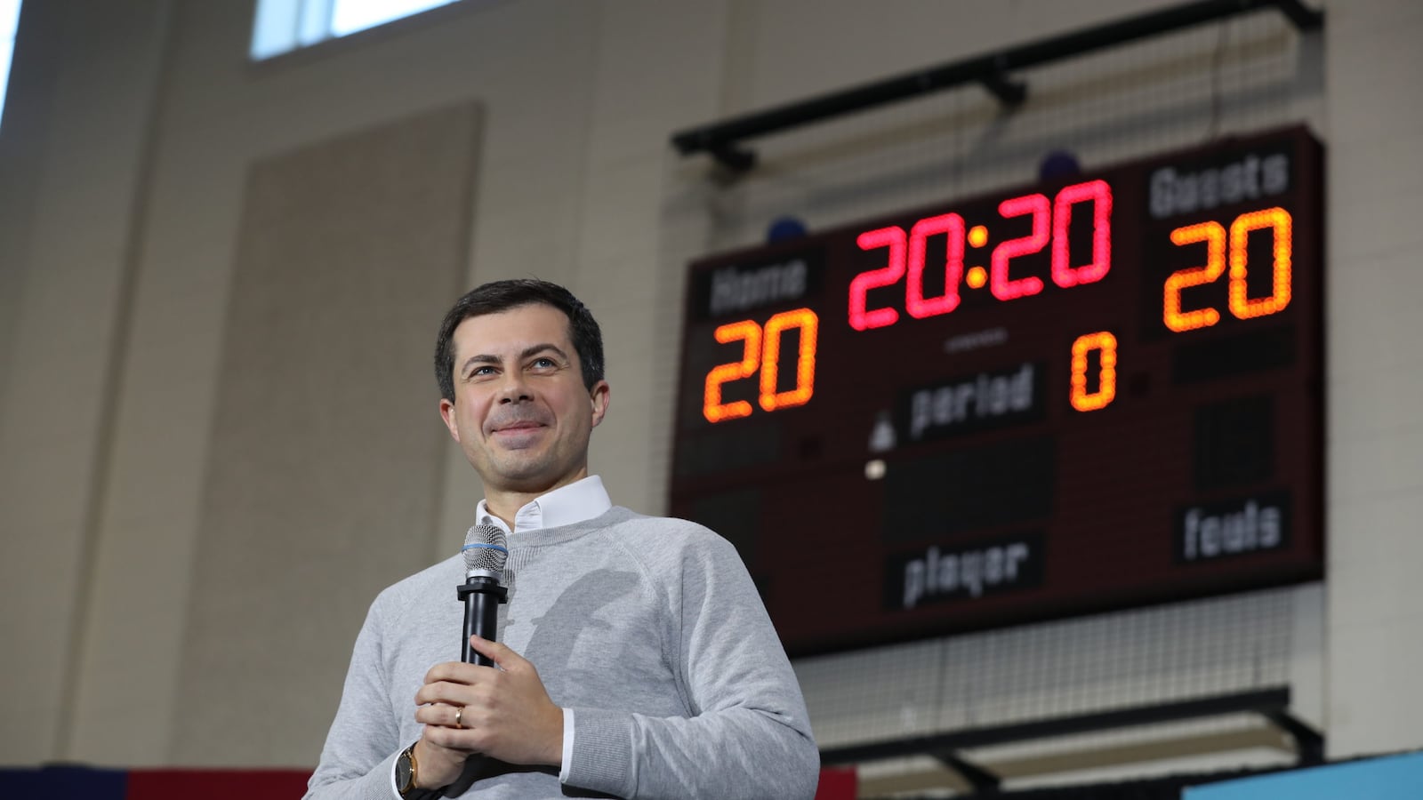 NEW HAMPTON, NEW HAMPSHIRE - NOVEMBER 09: Democratic presidential candidate South Bend, Indiana Mayor Pete Buttigieg speaks during a town hall event at Lebanon Middle School. (Photo by Joe Raedle/Getty Images)