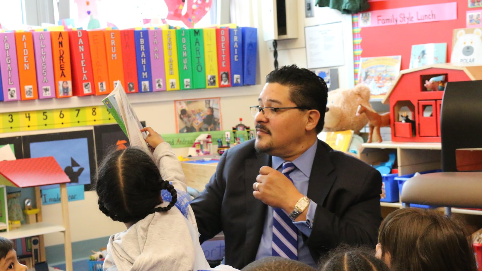 Schools Chancellor Richard Carranza reads to students at Staten Island's Richmond Pre-K Center.