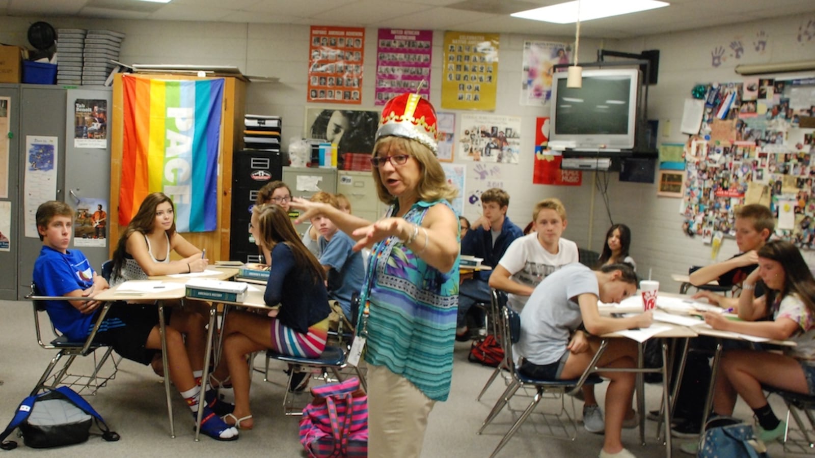 Wheat Ridge High School history teacher Stephanie Rossi leads a discussion on the earliest days of American colonies. Rossi has taught Advanced Placement U.S. history for more than a decade.