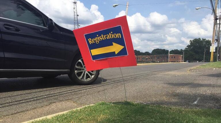As opening bell rings, thousands of Memphis students are yet to register