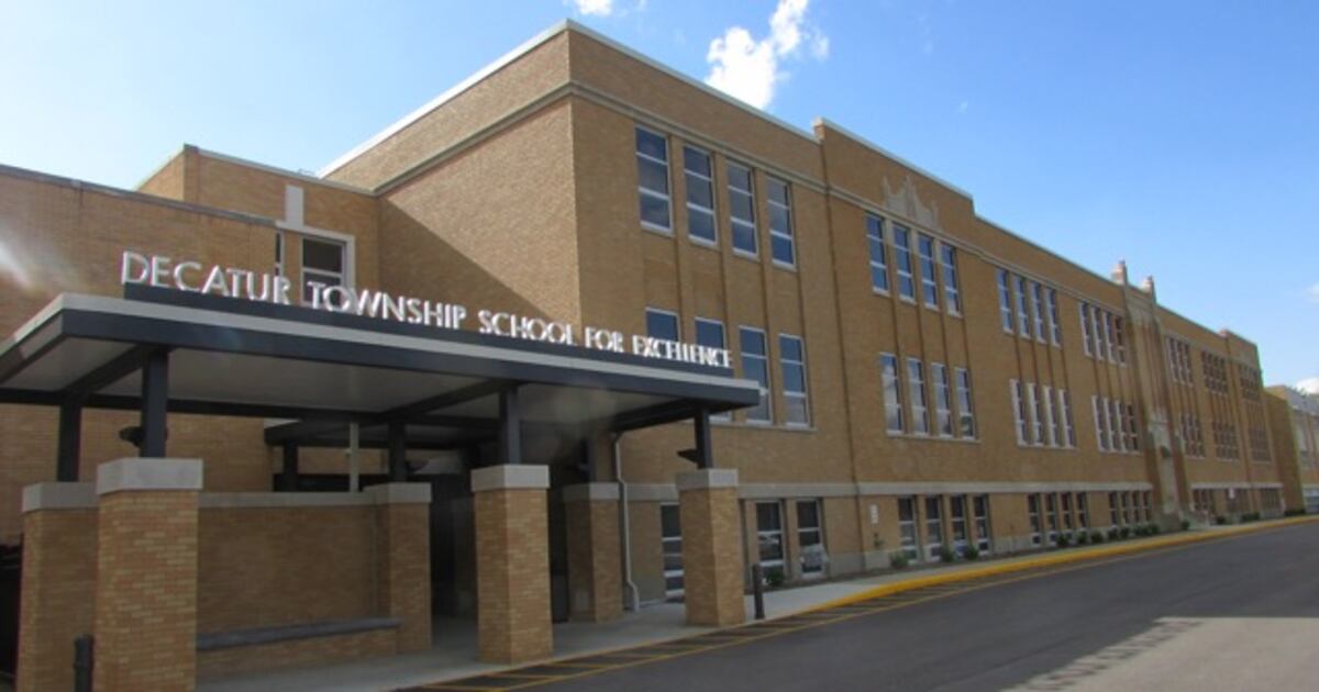Four candidates running for Decatur school board Chalkbeat