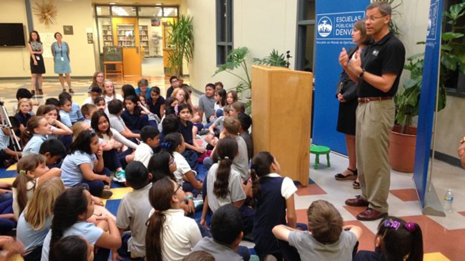 DPS Superintendent Tom Boasberg speaks to students at Escuela Valdez about academic growth.