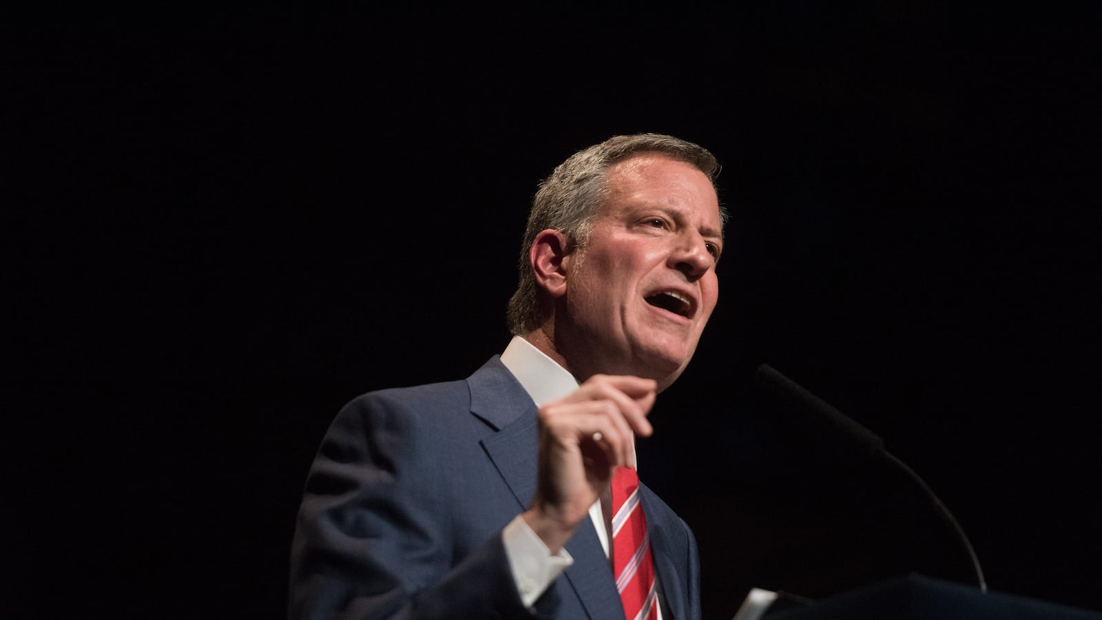 New York City Mayor Bill de Blasio faces pressure to close the city's schools.
