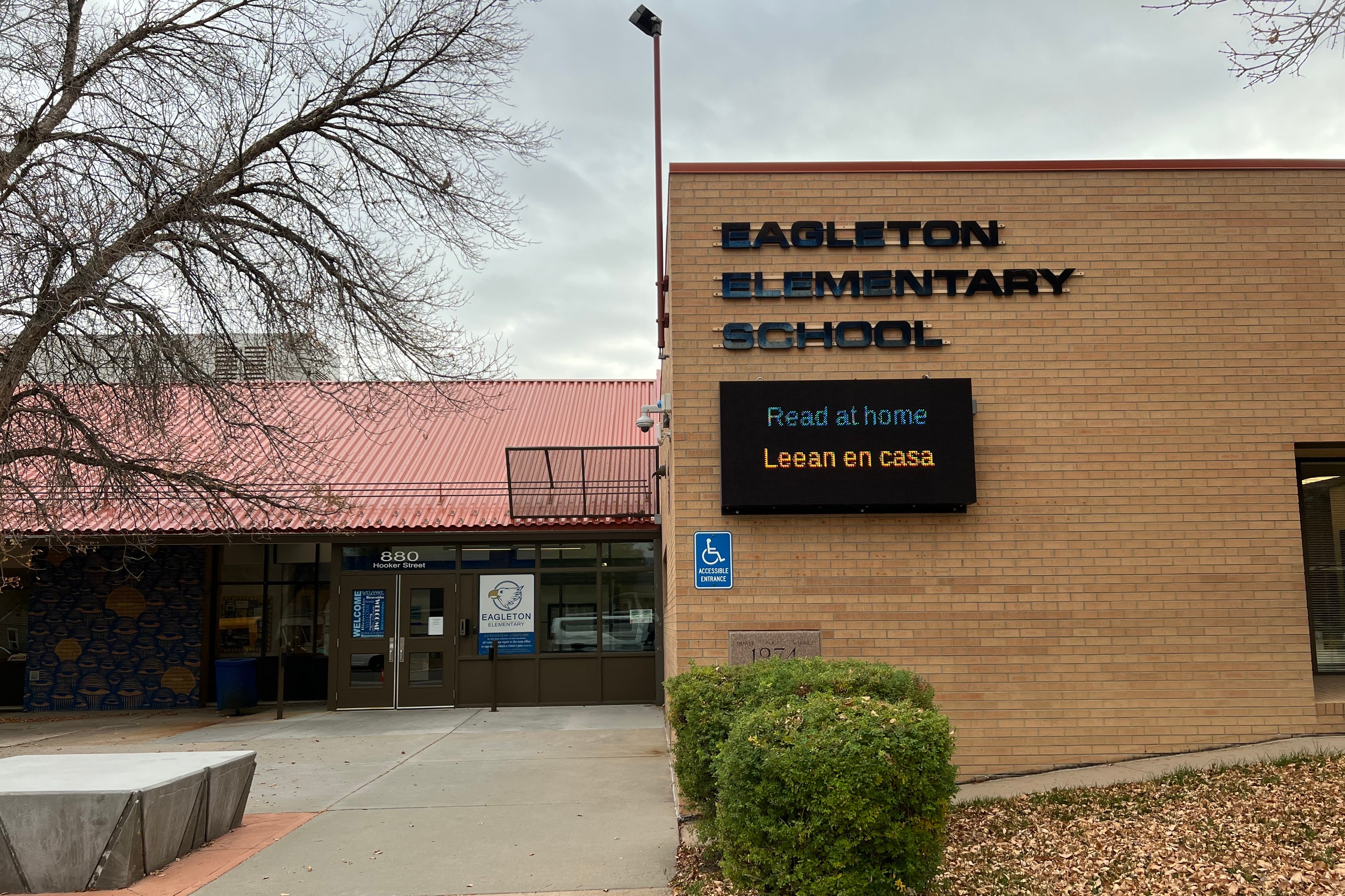 The outside of an elementary school.