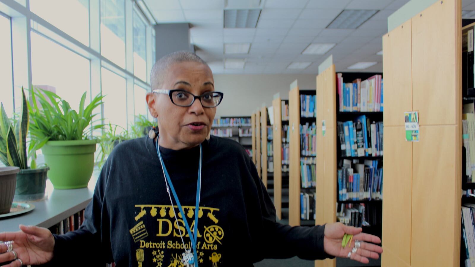 Karen Lemmons in her library at Detroit School of Arts. Chalkbeat/Koby Levin
