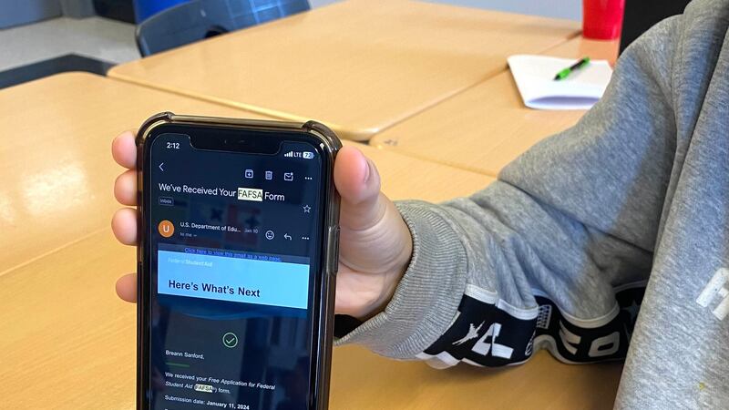 الانتقال من benefits الى Universal Credit أو خسارة 1000 جنيه استرليني