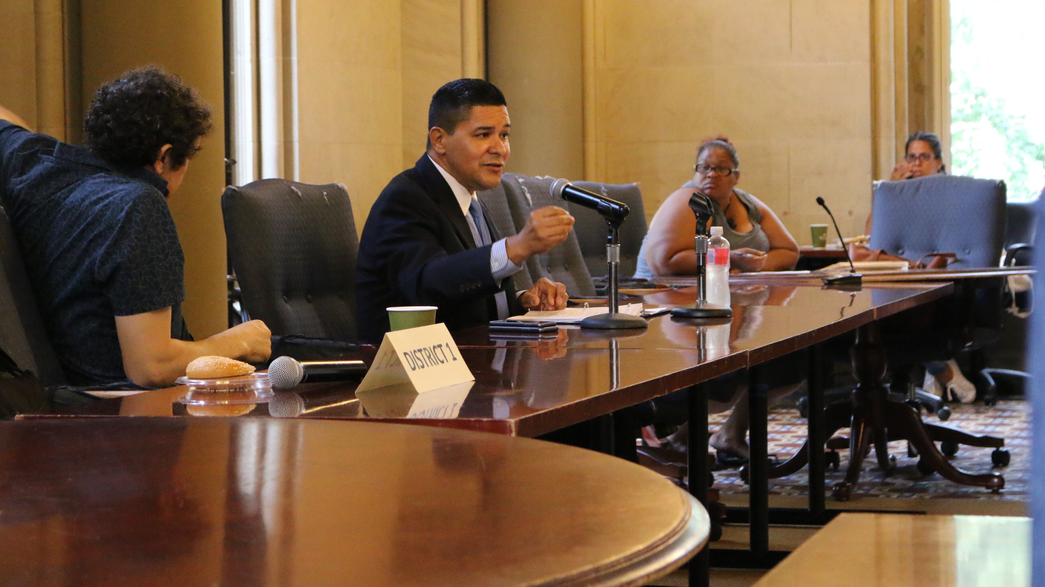 Richard Carranza speaks with members of the Chancellor’s Parent Advisory Council in August 2019. He told the group on Thursday that 