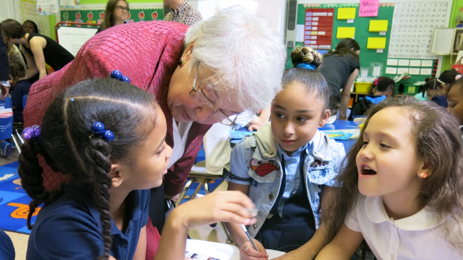Chancellor Carmen Fariña with students at P.S. 15 in 2014.