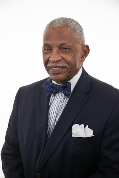 A portrait of Chicago Board of Education member Frank Niles Thomas.