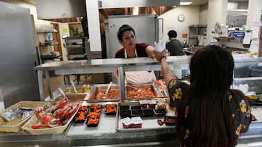 Directores del servicio de comida esperan que el gobierno federal mantenga los programas de almuerzo