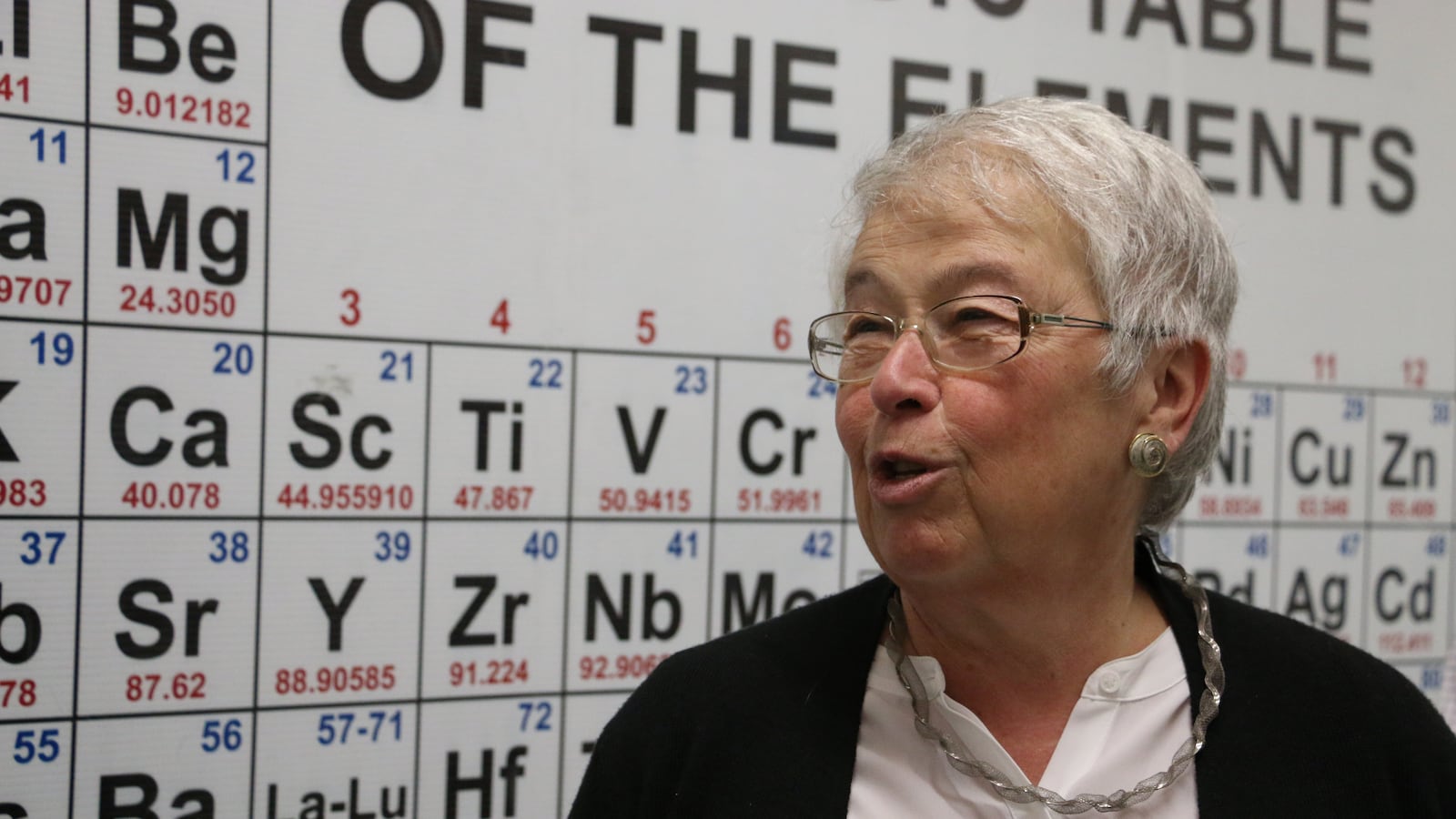 Chancellor Carmen Fariña visits P.S. 307 in Brooklyn’s Vinegar Hill.