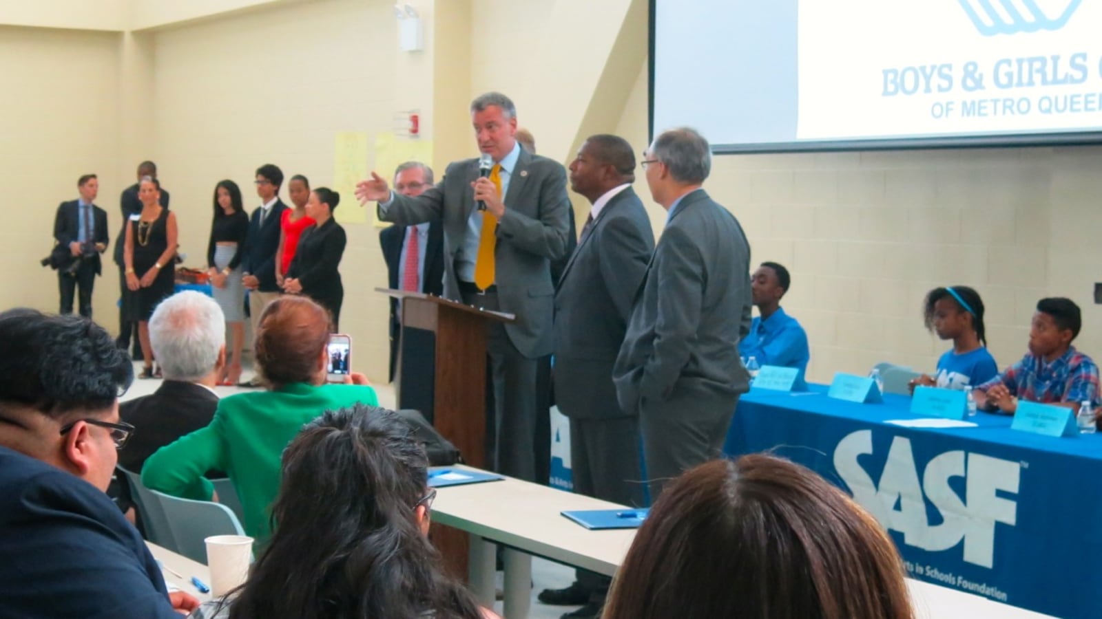 Mayor Bill de Blasio addresses new after-school staff.