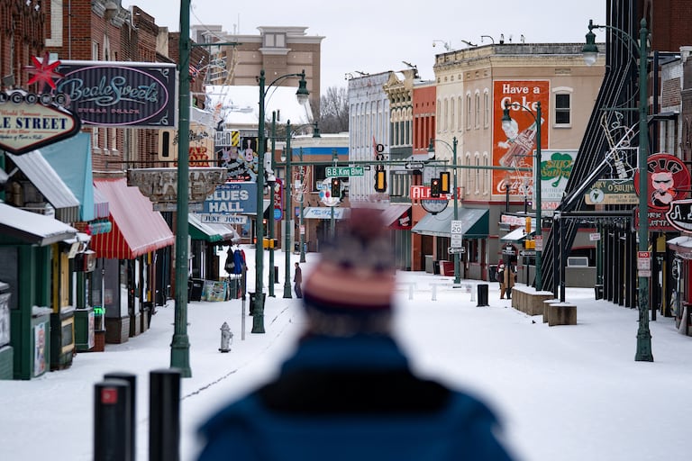 Memphis schools to remain closed all week due to icy roads