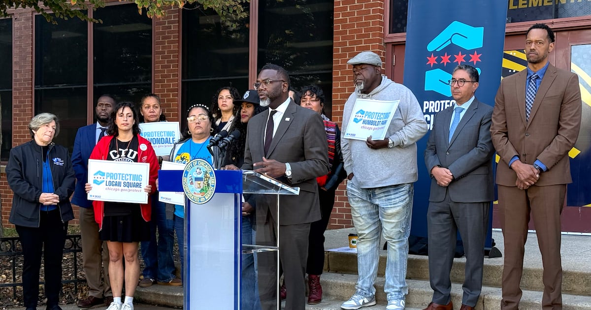 Amid ICE enforcement, a push for Chicago schools’ noncitizen advisory