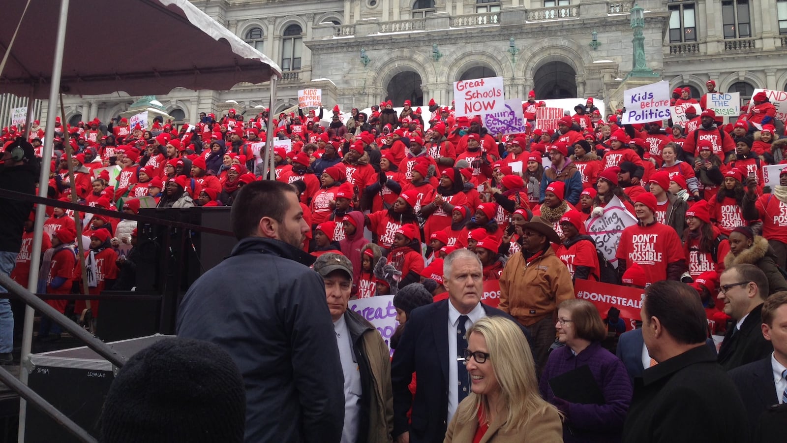 Charter-school parents, teachers, and students gather in Albany for a rally.