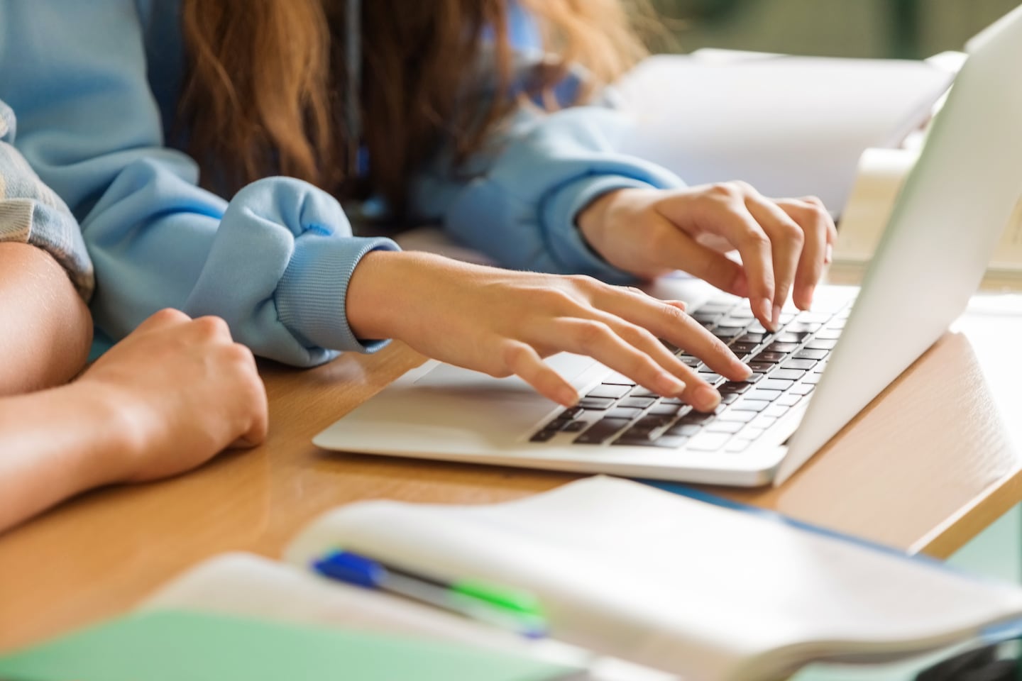 States urge schools to use AI, but leave teachers on their own to stop cheating