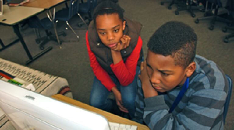 Some districts shine, others falter in coupling of learning and online media