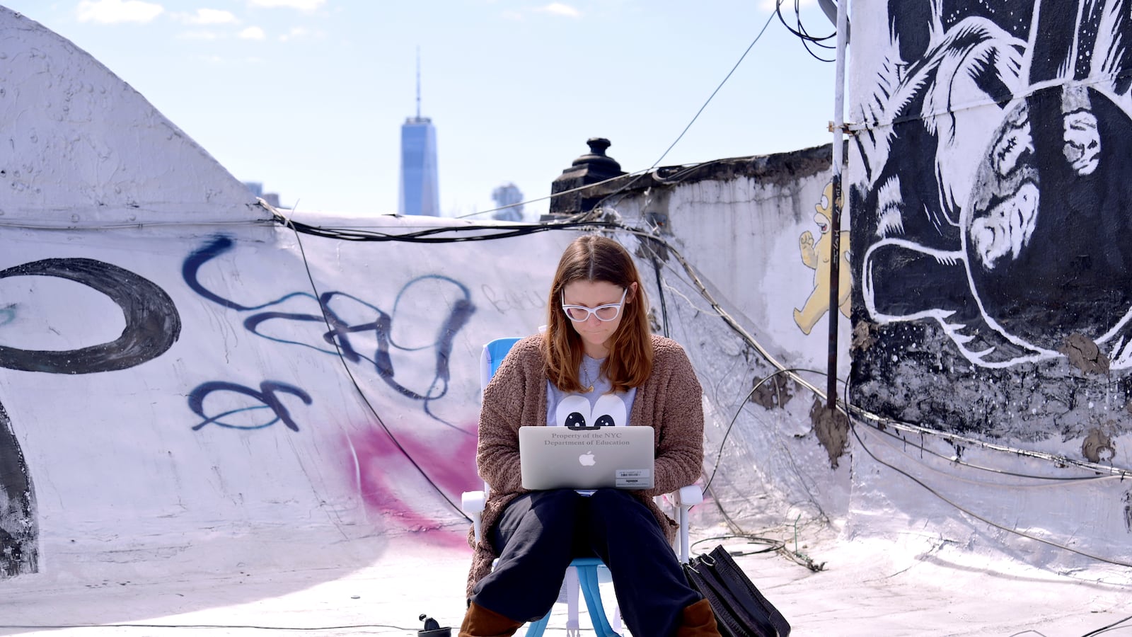 New York City School Teacher Teaches Remote Lesson To Her Class Online
